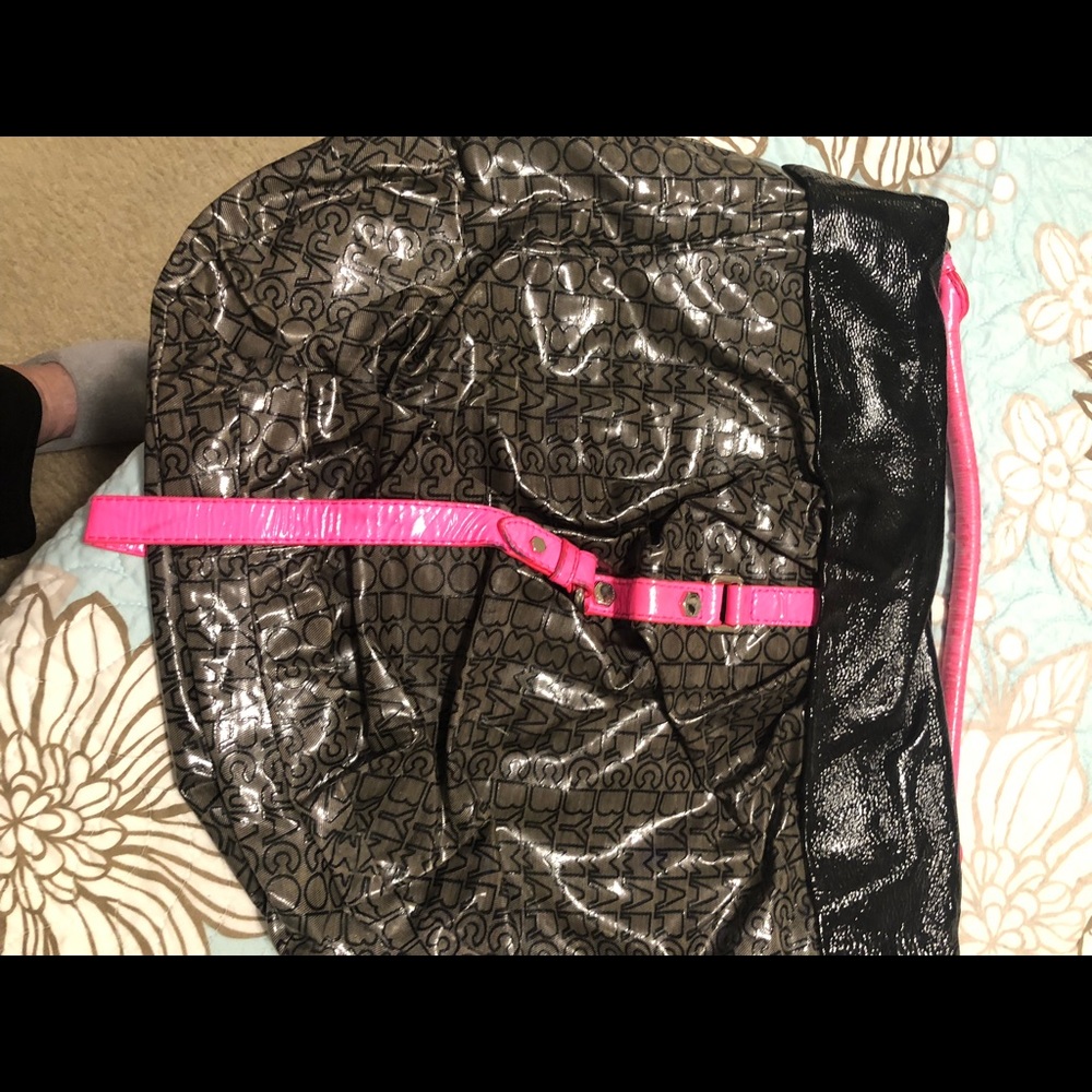 Marc Jacobs 15 x 17 handbag in good condition